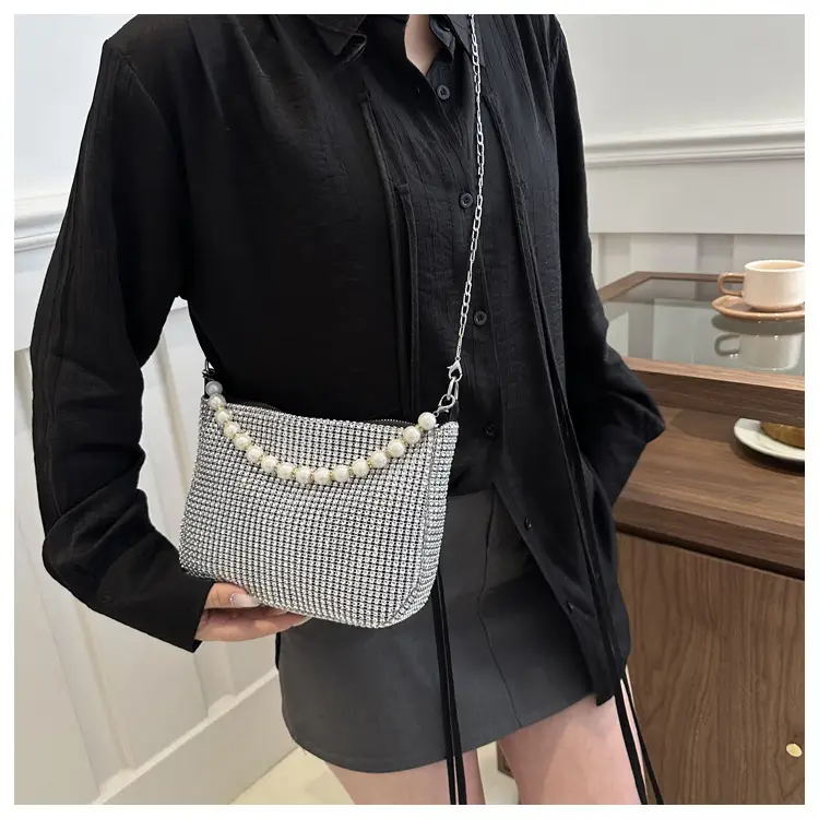 Women's Full Diamond Chain Crossbody Bag 2024 - Image 8