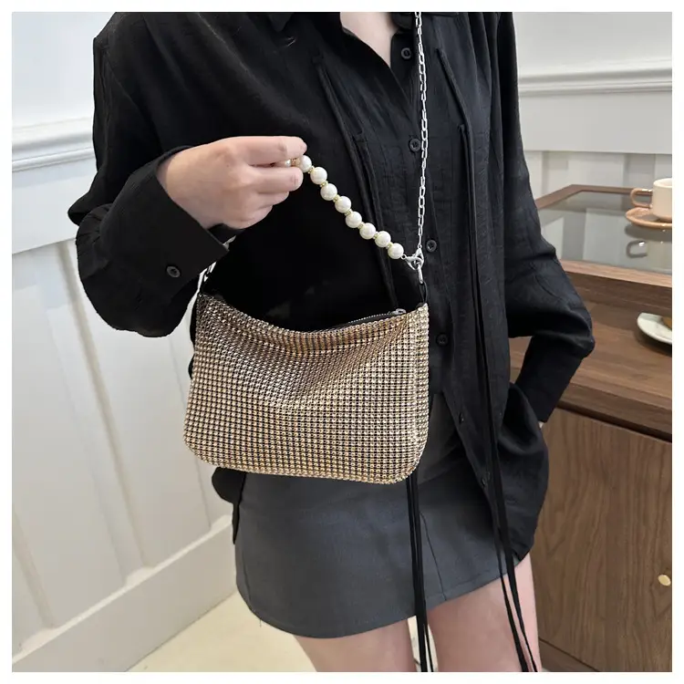 Women's Full Diamond Chain Crossbody Bag 2024 — feature 15