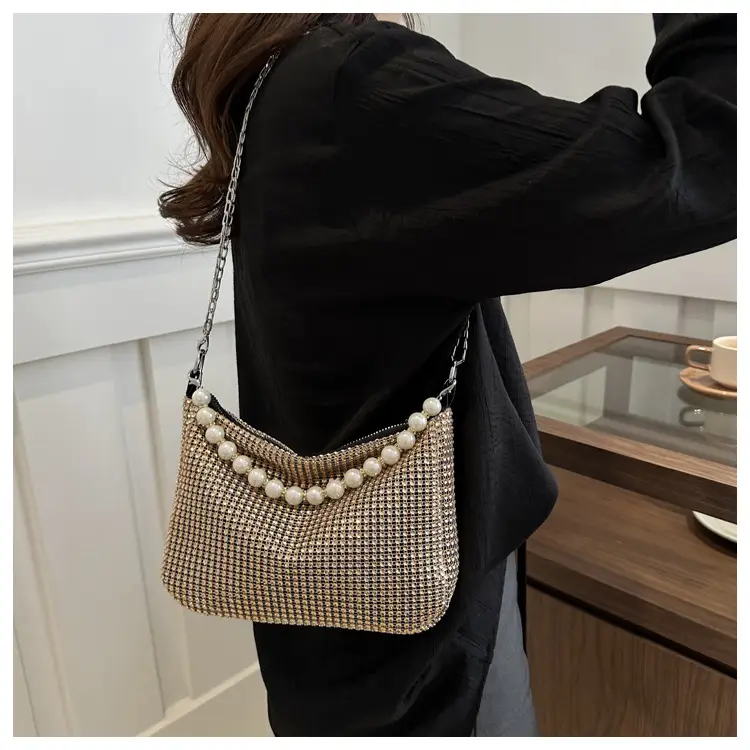 Women's Full Diamond Chain Crossbody Bag 2024 — feature 17