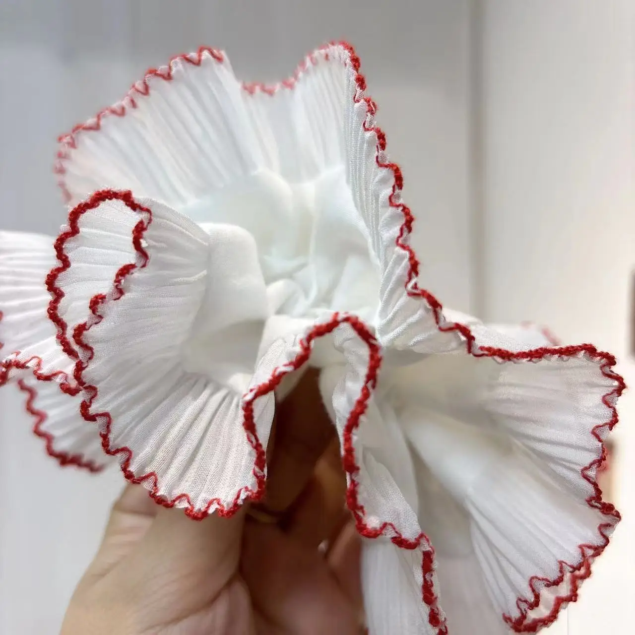 White Red Edge French Lace Hair Ring for Girls — feature 8