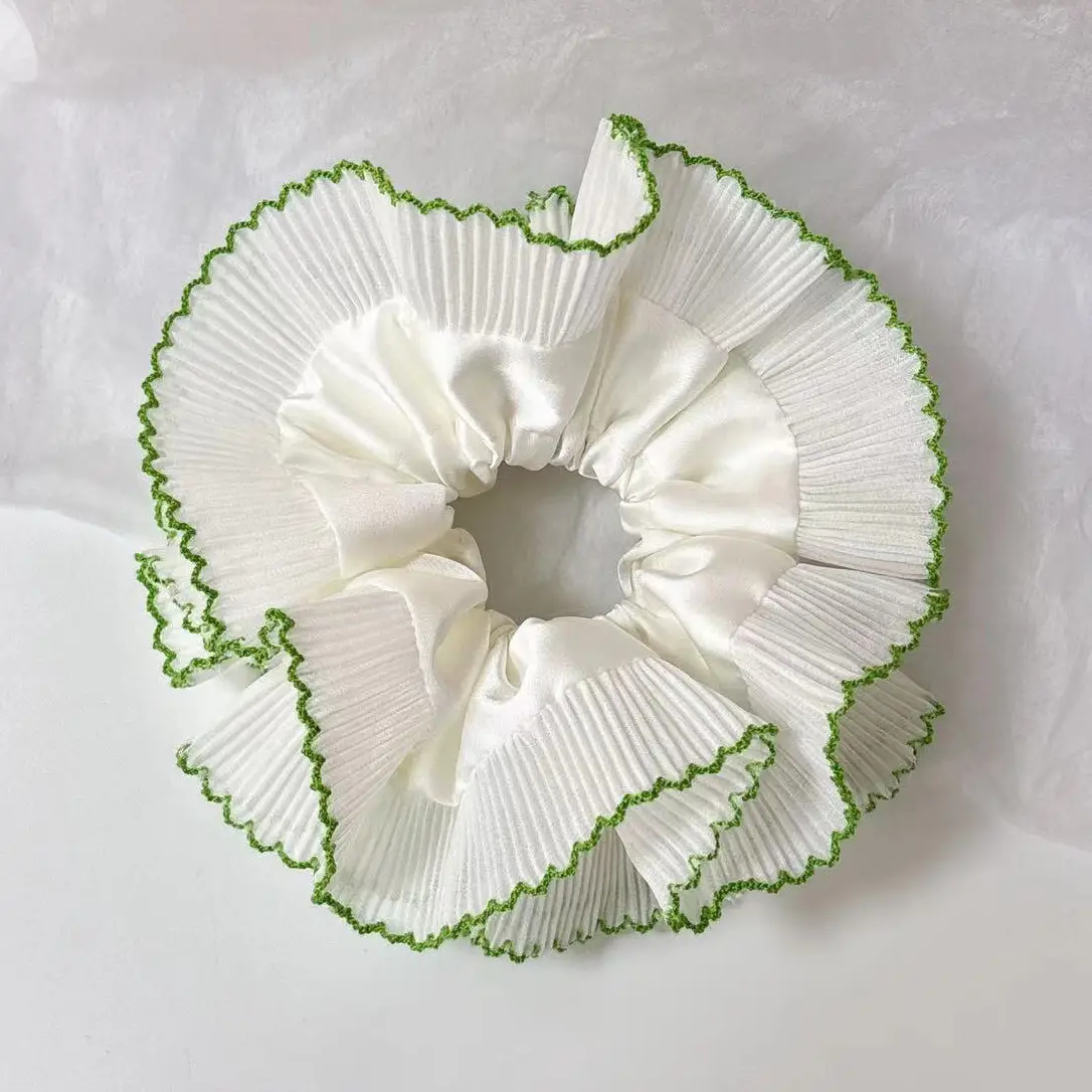 Satin White Green Edge-Large Hire