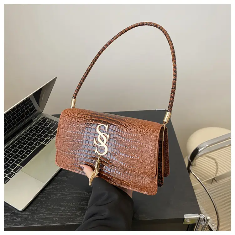 Red Croc Embroidered Women's Shoulder Bag 2024 - Image 6