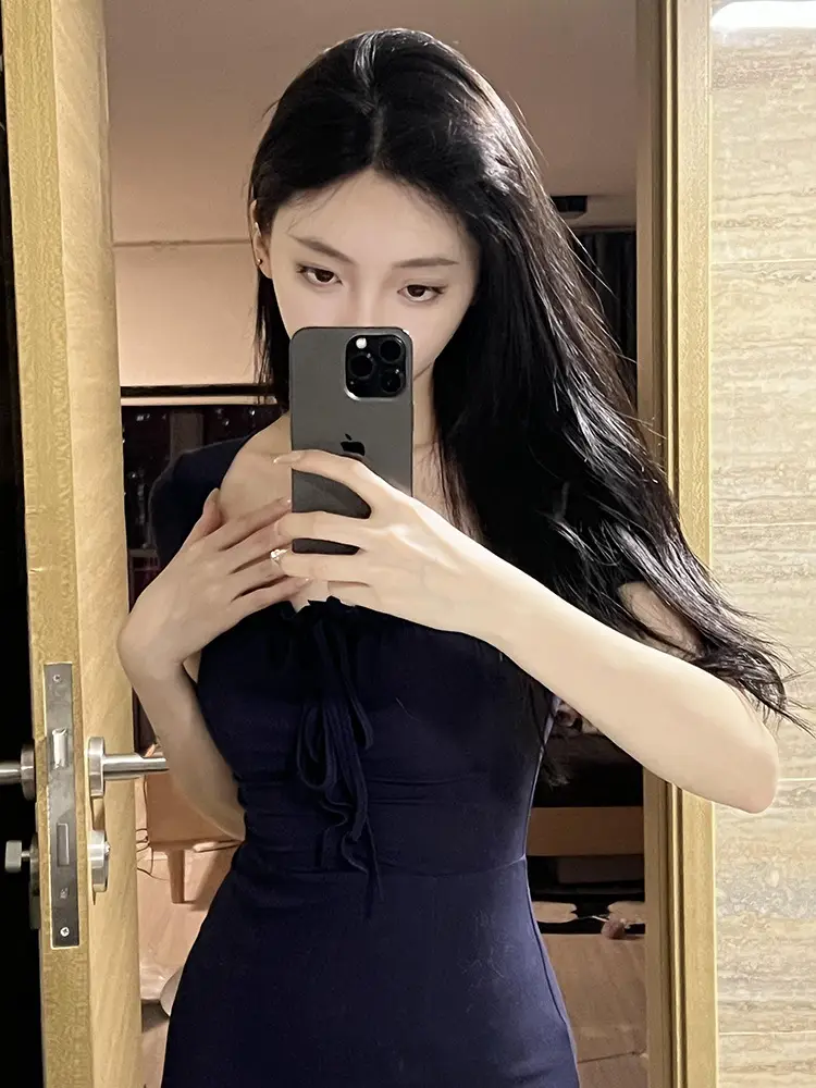 Women's Dark Blue Slim Fit Hip Fishtail Dress — feature 7