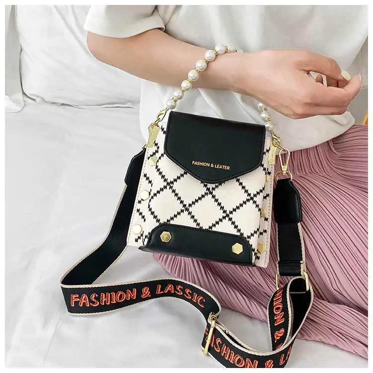 Women's Pearl Crossbody Bag Cream White 2024 — feature 39