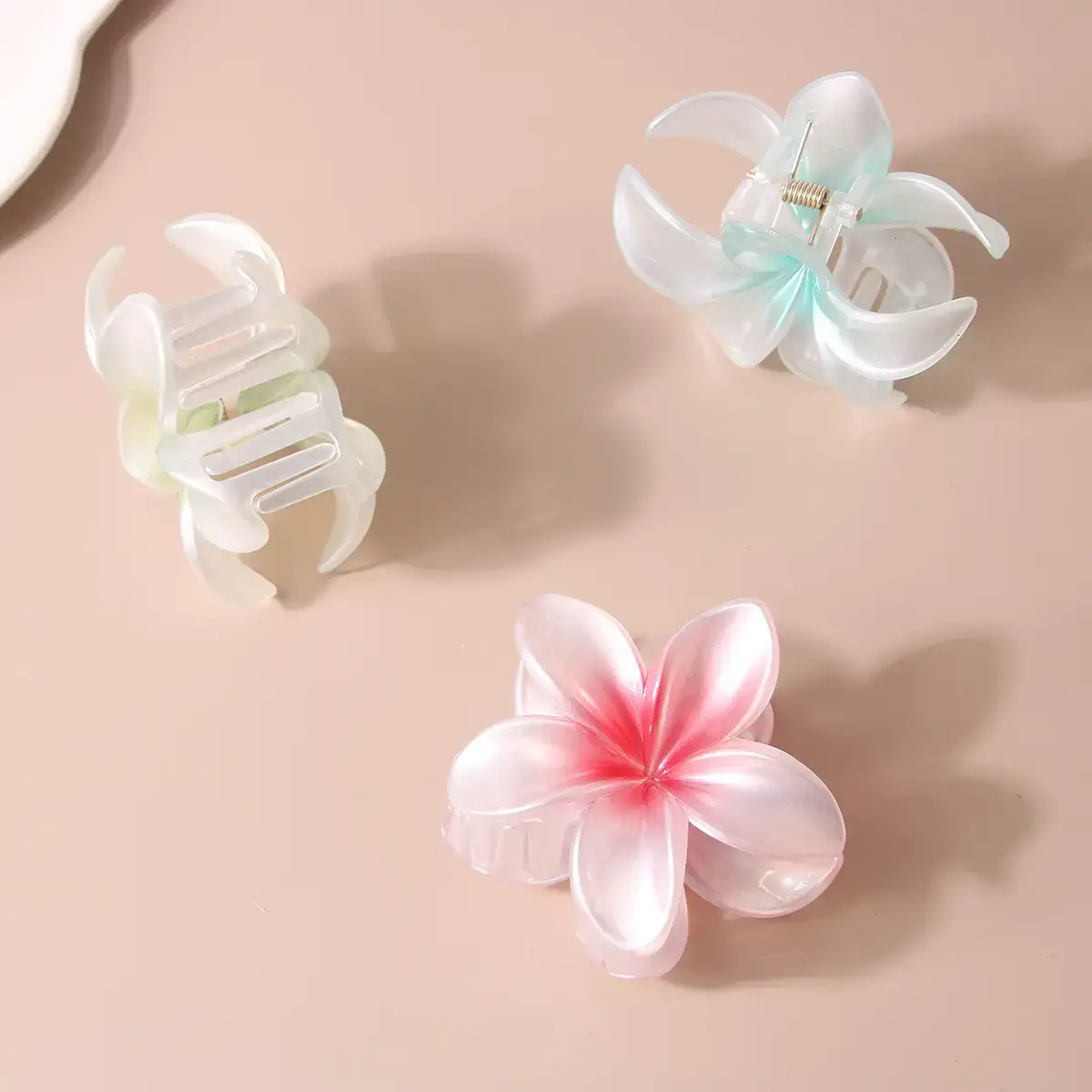 Large Pearlescent Flower Hair Clips Gradient Colors - Image 9