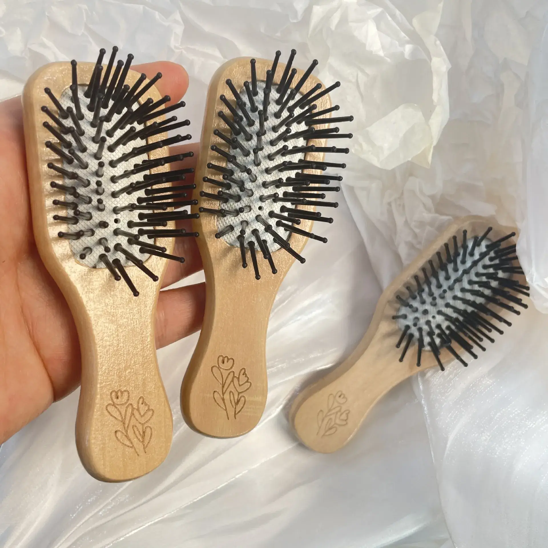 Cute Tulip Hair Brush Anti-static Portable