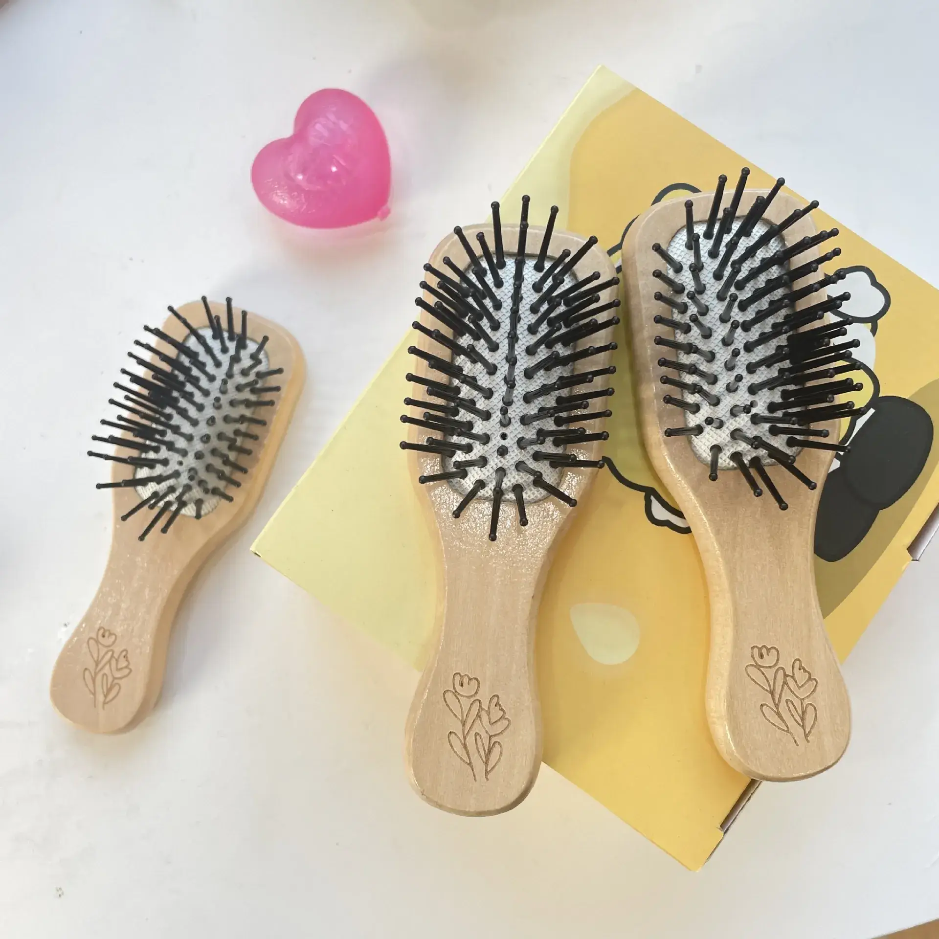 Cute Tulip Hair Brush Anti-static Portable
