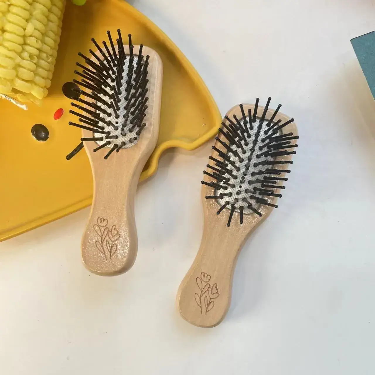 Cute Tulip Hair Brush Anti-static Portable