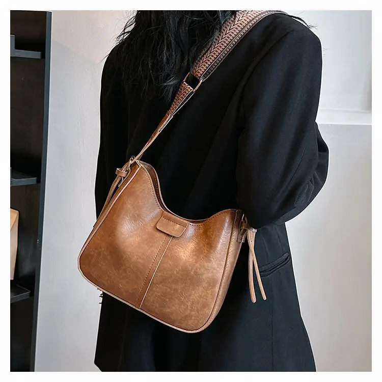 Vintage Maillard Black Leather Shoulder Bag 2024 β feature 11