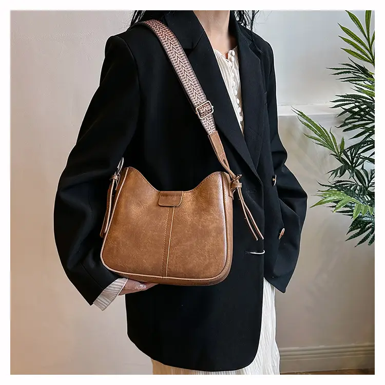 Vintage Maillard Black Leather Shoulder Bag 2024 β feature 13