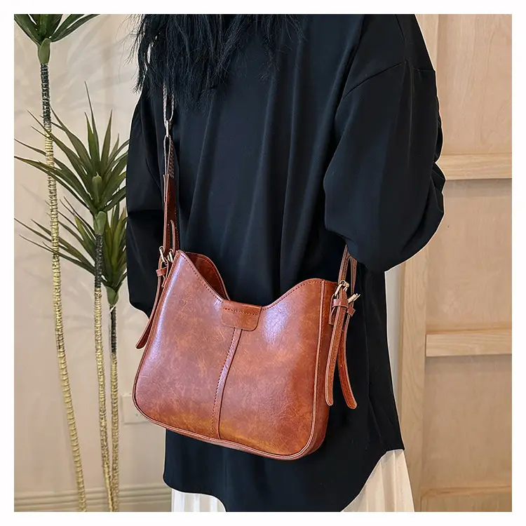 Vintage Maillard Black Leather Shoulder Bag 2024 β feature 16