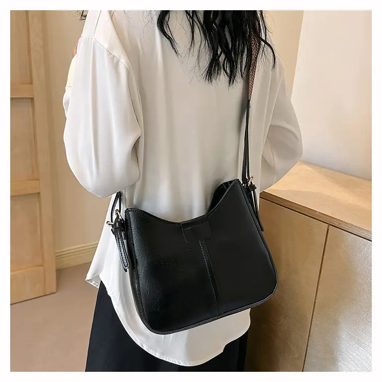 Vintage Maillard Black Leather Shoulder Bag 2024 β feature 19