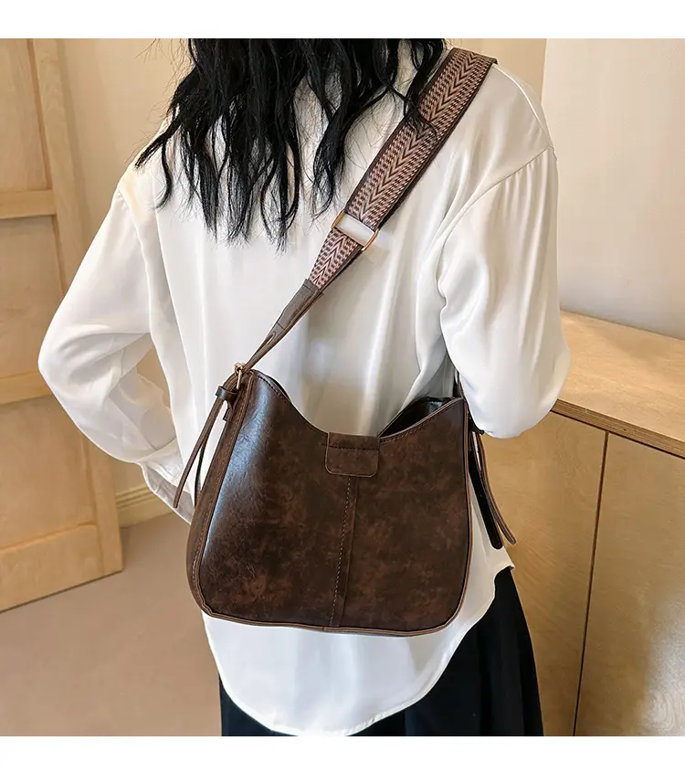 Vintage Maillard Black Leather Shoulder Bag 2024 β feature 2