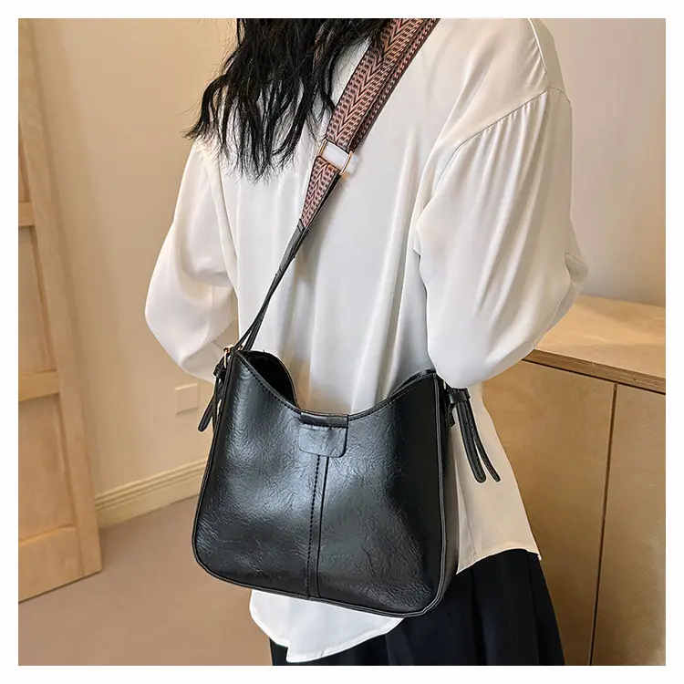 Vintage Maillard Black Leather Shoulder Bag 2024 β feature 21