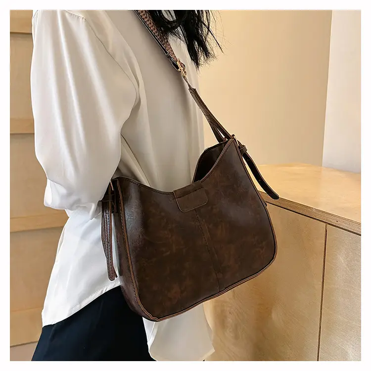 Vintage Maillard Black Leather Shoulder Bag 2024 β feature 23