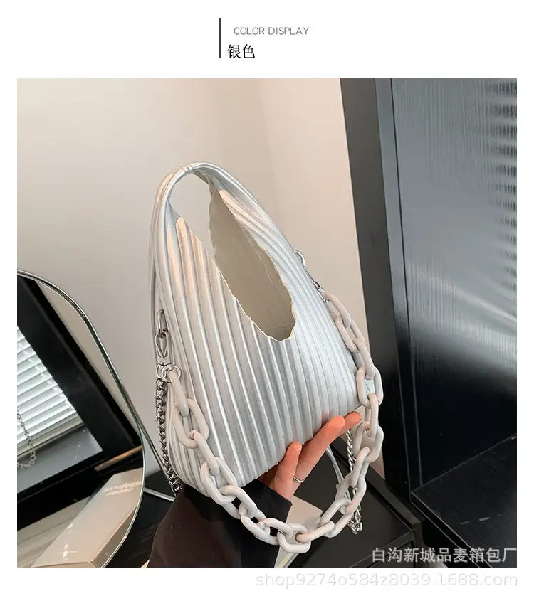 Green Chain Strap Shoulder Bag for Women 2026 — feature 13