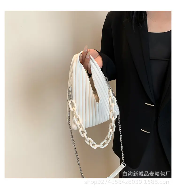Green Chain Strap Shoulder Bag for Women 2026 — feature 16