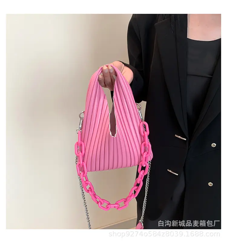 Green Chain Strap Shoulder Bag for Women 2026 — feature 18