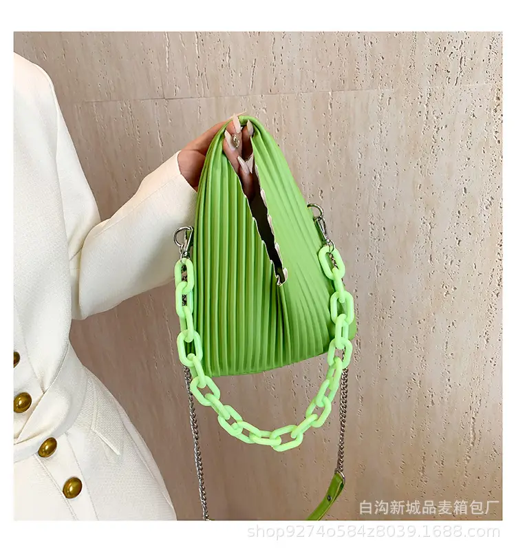 Green Chain Strap Shoulder Bag for Women 2026 — feature 21