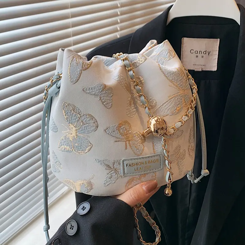 Stylish Chain Crossbody Bag for Women 2026 New Fashion