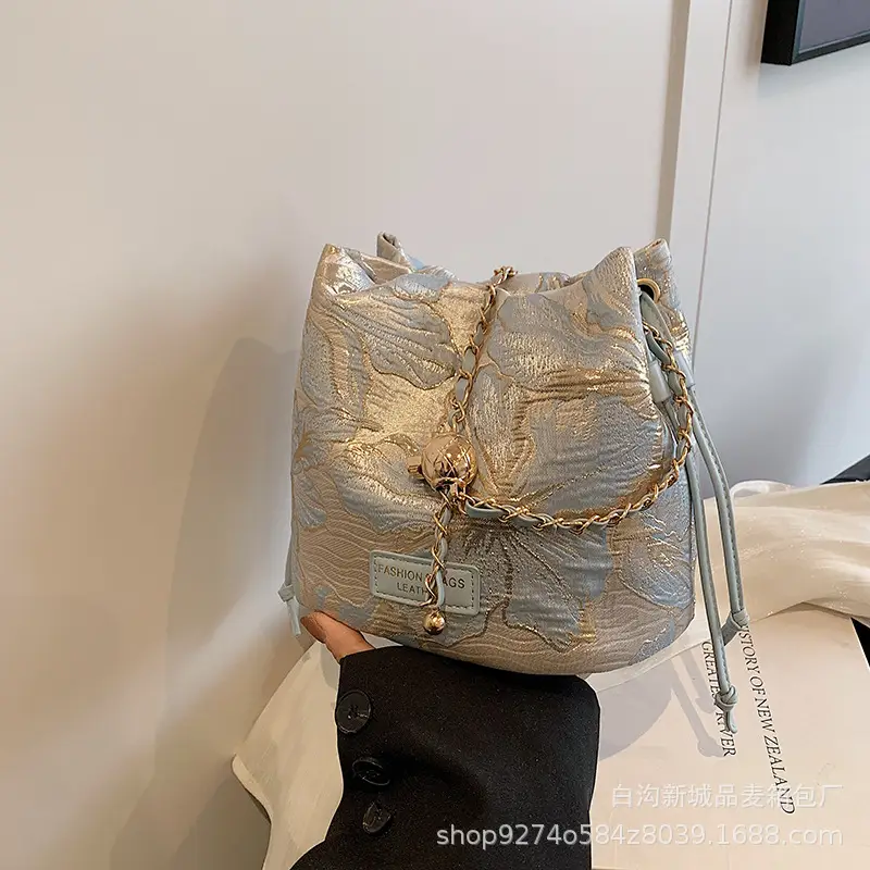 Stylish Chain Crossbody Bag for Women 2026 New Fashion