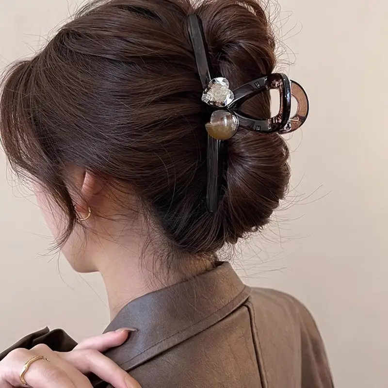 Pearl Pearl Clip for Women's Hair Updo 2024 - Image 4