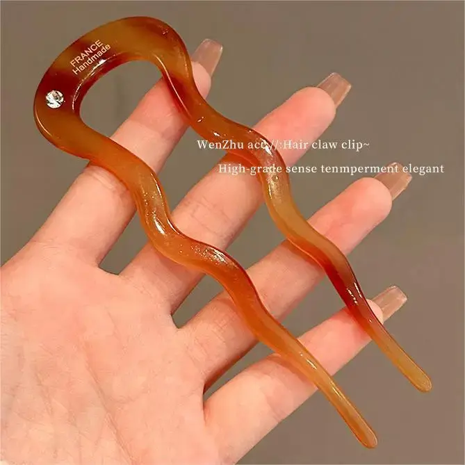 [with diamond] brown U-shaped hairpin