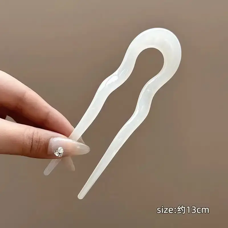 [jelly white] U-shaped wave hairpin