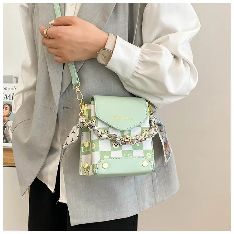 Trendy Korean Style Mobile Phone Bag for Girls — feature 28