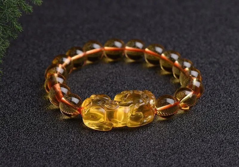 Golden Crystal Pixiu Bracelet for Men Women — feature 1