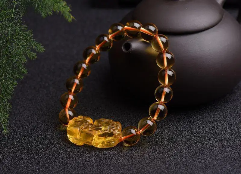 Golden Crystal Pixiu Bracelet for Men Women — feature 2