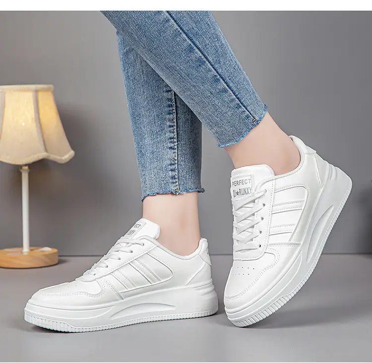 White Sneakers for Women 2026 New Spring Hot-Selling Sports Sneakers for Women Fashionable White Student Versatile Casual Shoes — feature 17