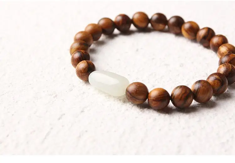 Handmade Flower Qinan Buddha Bead Bracelet Couple Style Agarwood — feature 2