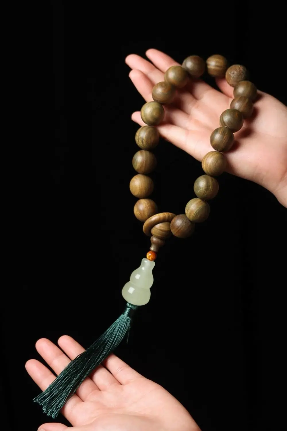 Argentinian Green Sandalwood Bracelet with Buddha Tassel — feature 21