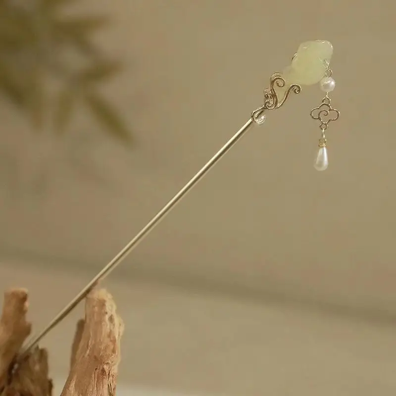 Antique Walking Tassel Hairpin for Women — feature 15