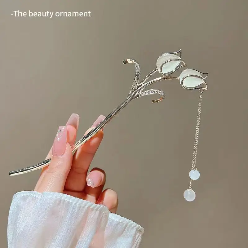 Antique Walking Tassel Hairpin for Women — feature 12