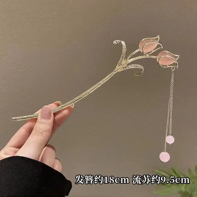 Antique Walking Tassel Hairpin for Women — feature 13