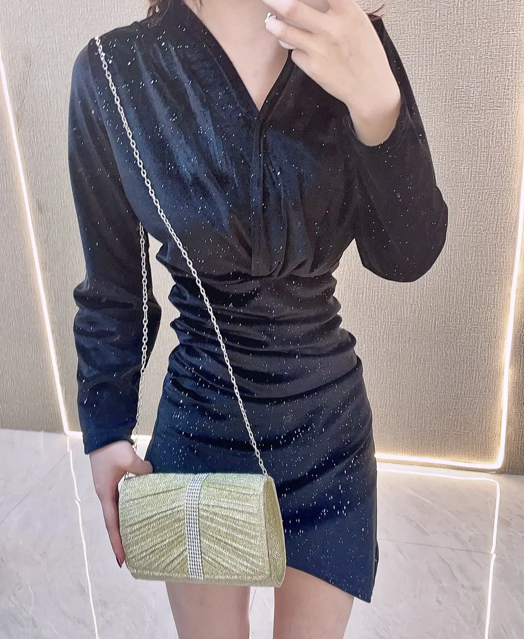 Retro Diamond Clutch Bag for Women with Rhinestone Design — feature 14