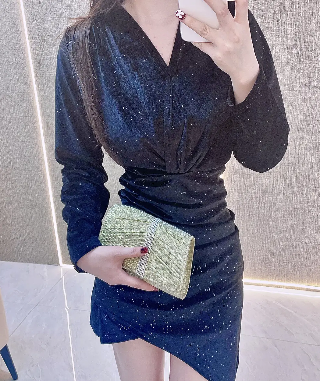 Retro Diamond Clutch Bag for Women with Rhinestone Design — feature 15