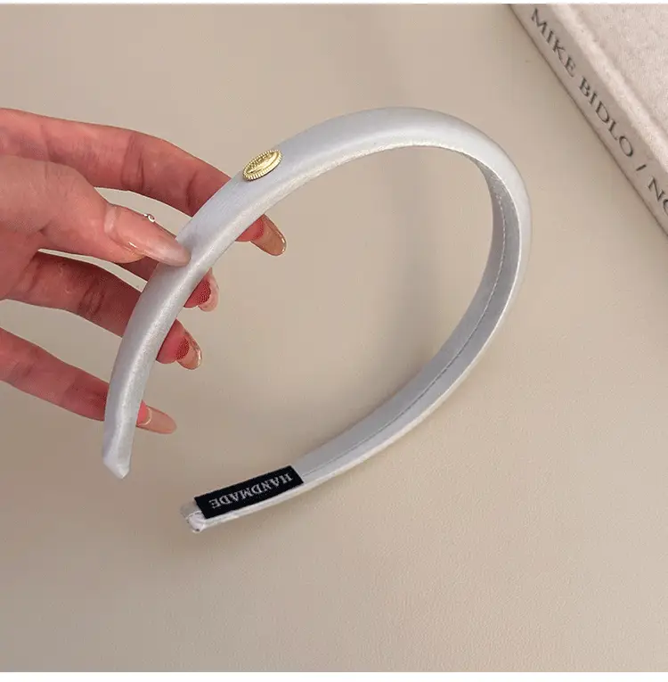 French Retro Gold Hair Band for Women 2024 — feature 8