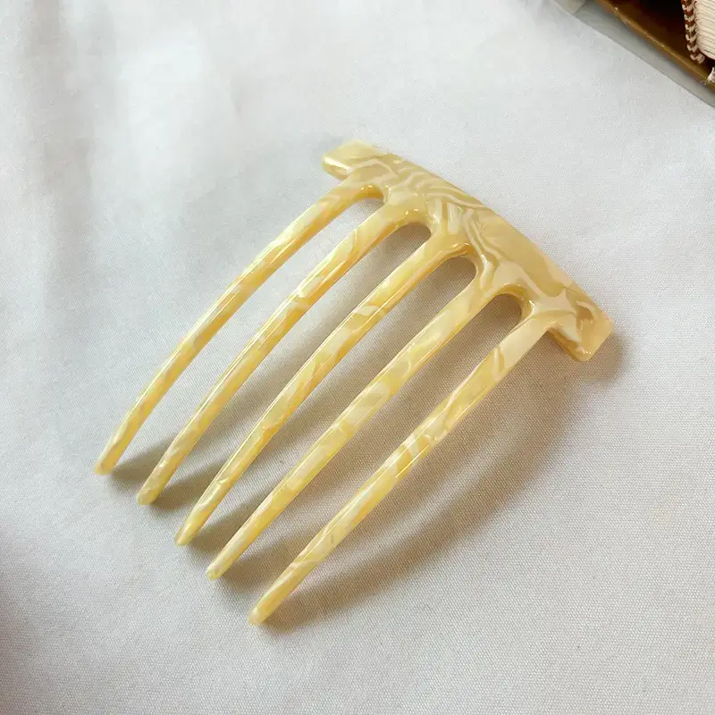 5-Teeth Hair Clip with Acrylic Design - Image 3
