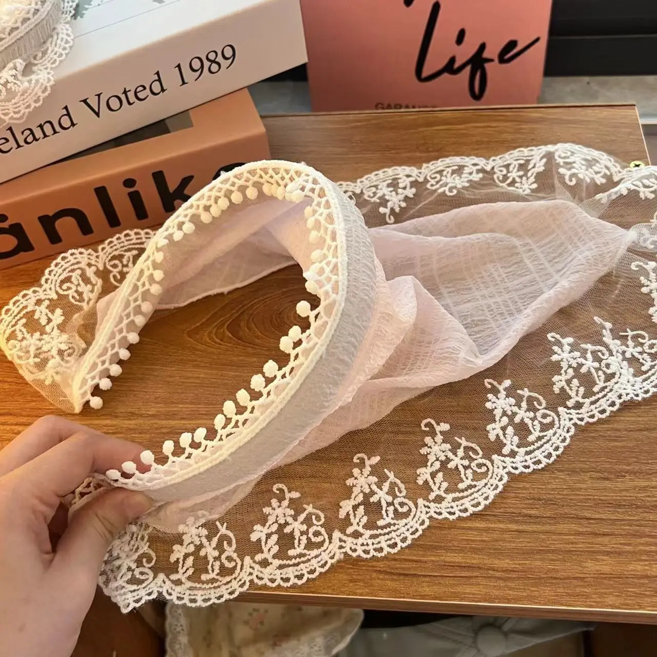 Light powder lace