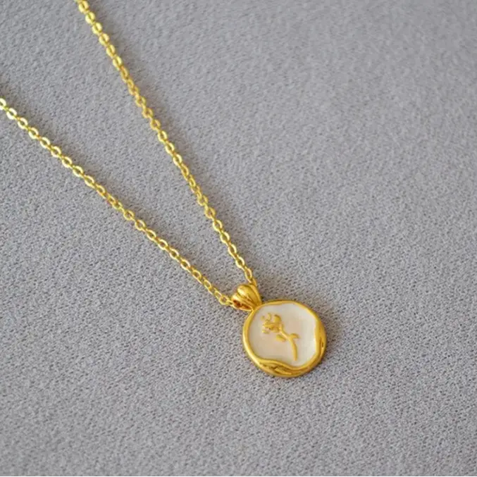 French Elegant Pearl Necklace with Vintage Rose Gold Pendant