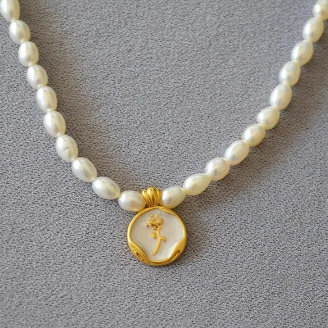 French Elegant Pearl Necklace with Vintage Rose Gold Pendant