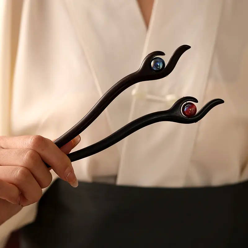 Ancient Jade Hairpin with Red Stone - Image 4