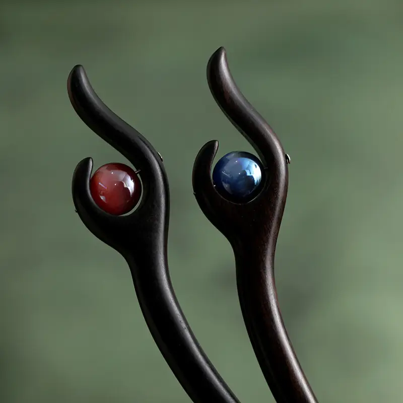 Ancient Jade Hairpin with Red Stone — feature 10