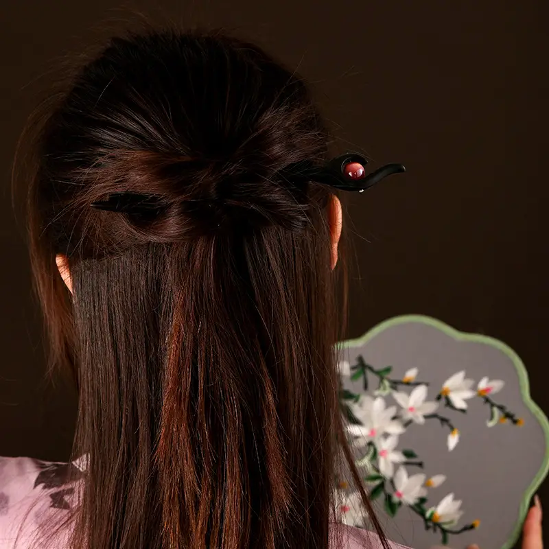 Ancient Jade Hairpin with Red Stone — feature 2