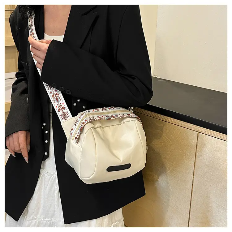 Korean Style Wide Strap Shoulder Crossbody Bag Women 2024 — feature 14