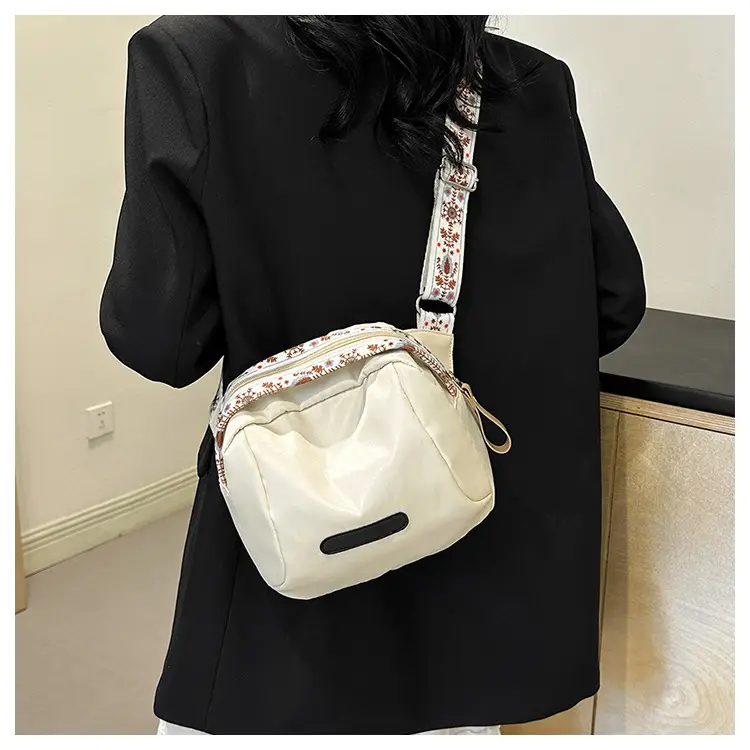Korean Style Wide Strap Shoulder Crossbody Bag Women 2024 — feature 15