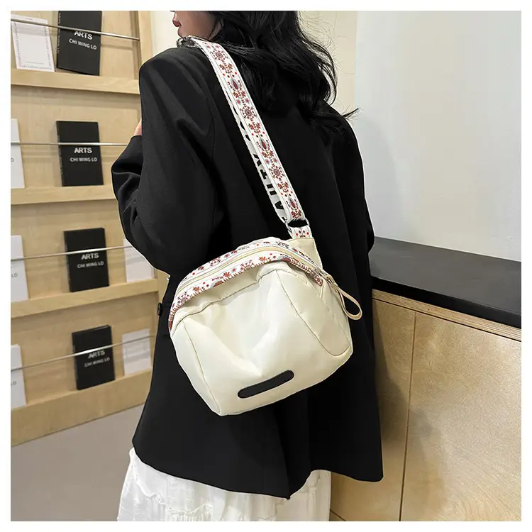 Korean Style Wide Strap Shoulder Crossbody Bag Women 2024 — feature 16